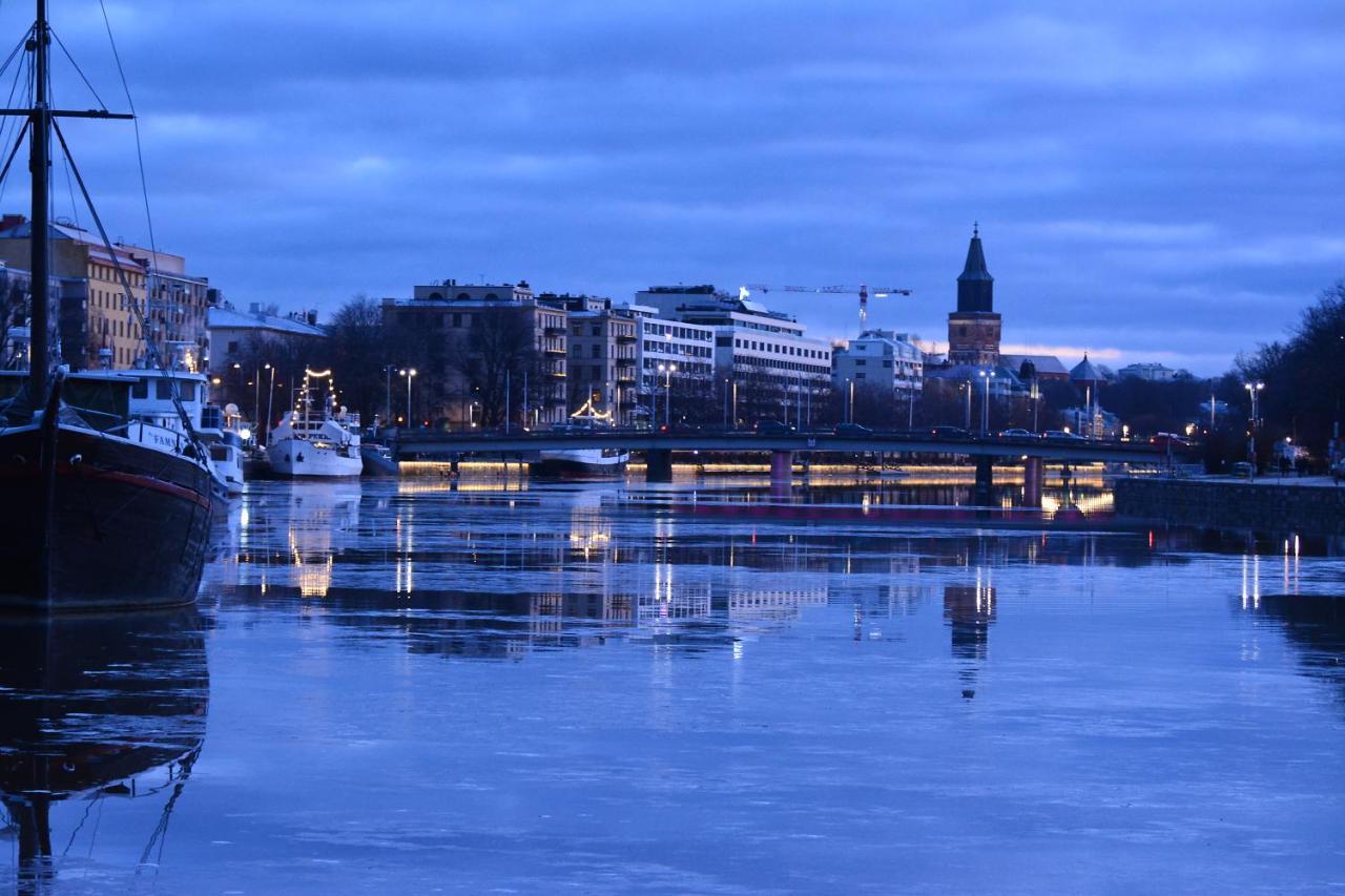 Riverside Lux With 2 Bedrooms, Car Park Garage And Sauna Turku Bagian luar foto