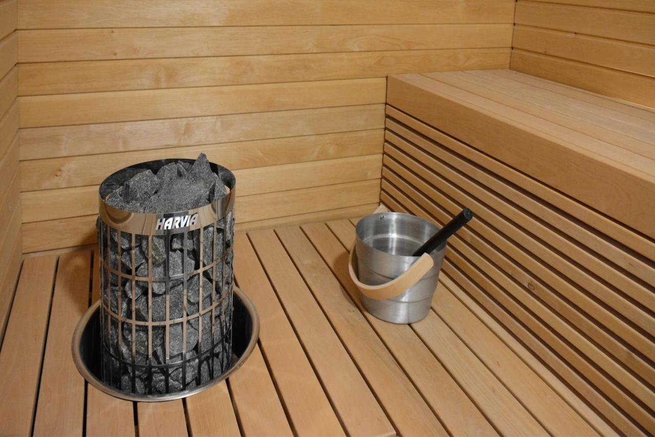 Riverside Lux With 2 Bedrooms, Car Park Garage And Sauna Turku Bagian luar foto